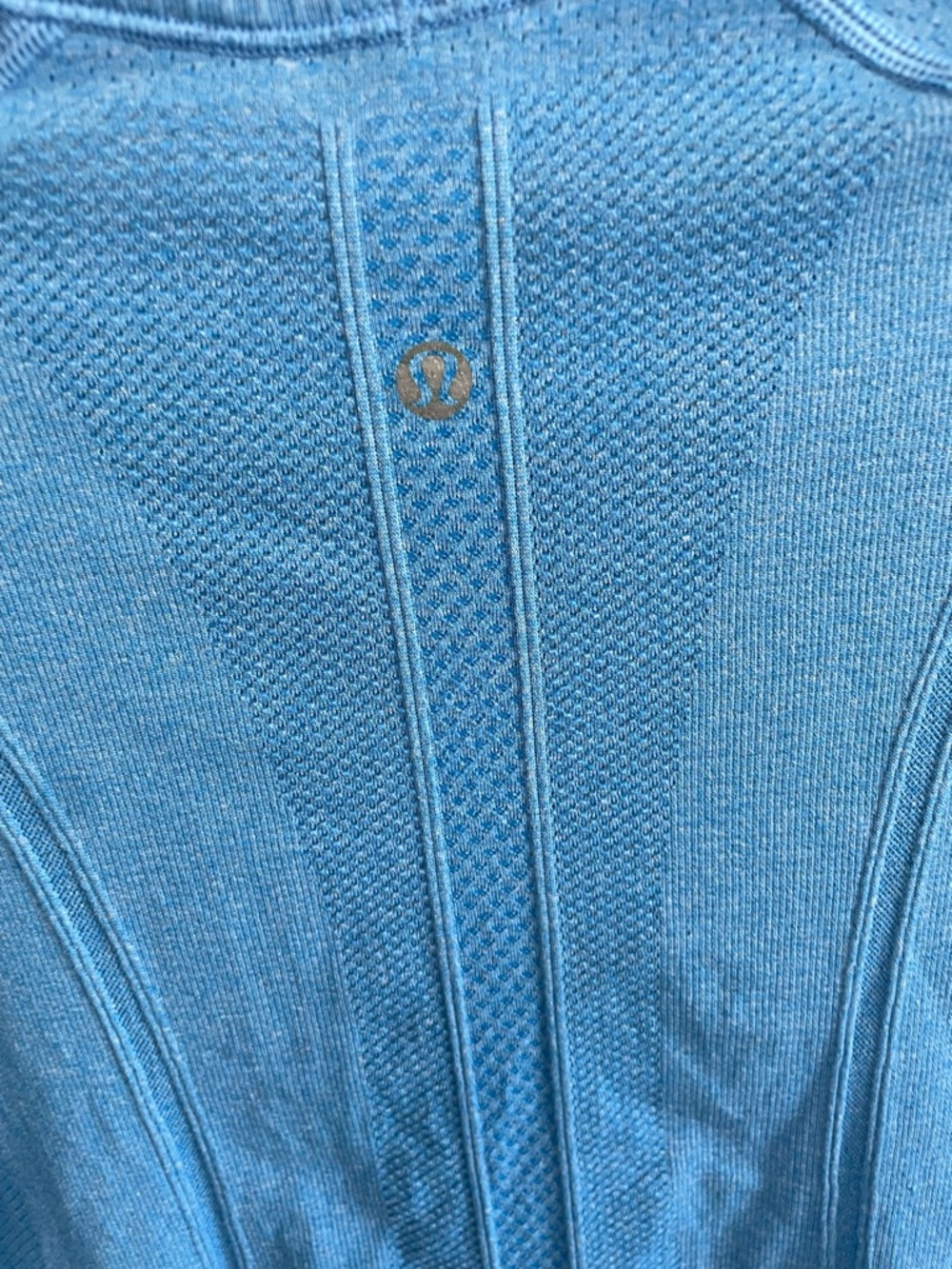 Lululemon long sleeve - Picture 4 of 7
